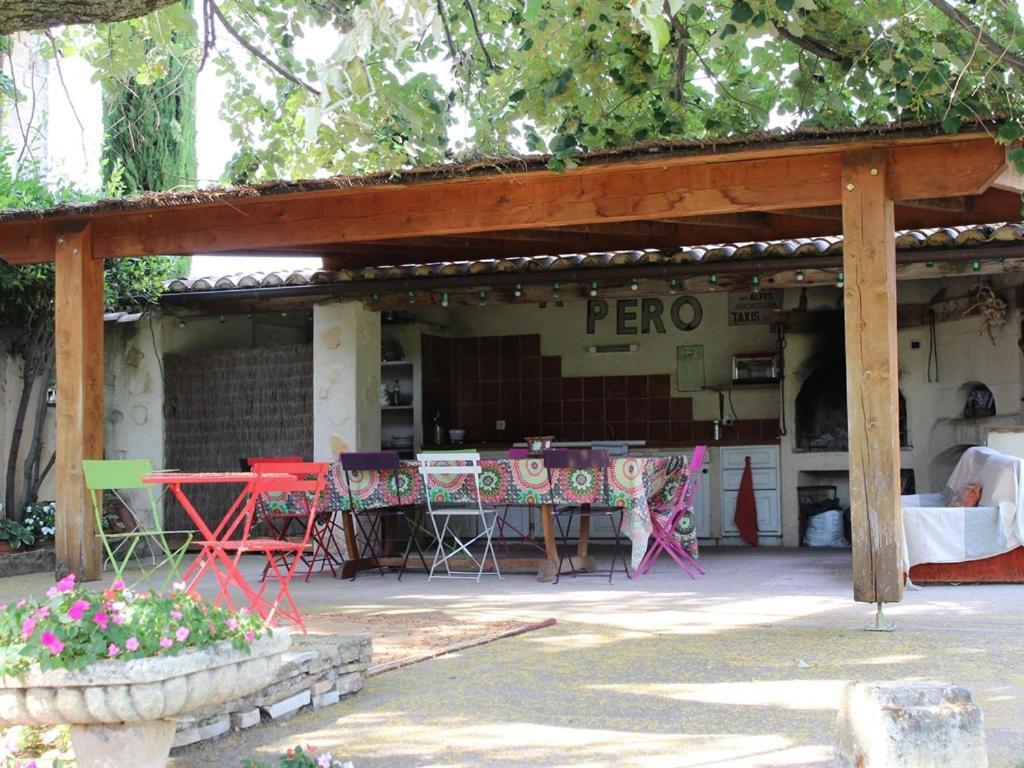 Chambre D'Hote La Beaudine Forcalquier Exterior foto